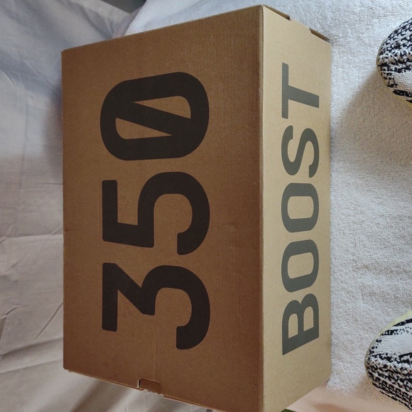 Adidas / Kanye Yeezy Boost 350 V2 Sneakers - WH/BK - Size 10.5 - Picture 13 of 17